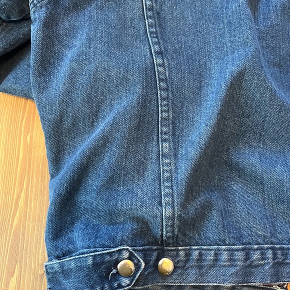 Vintage Blue Denim Jacket with Plaid Lining - Picture 13 of 13